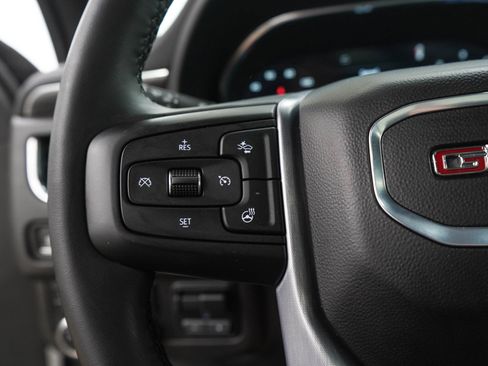 Used 2024 GMC Yukon XL SLT w/ SLT Luxury Package AWD/4WD image 29