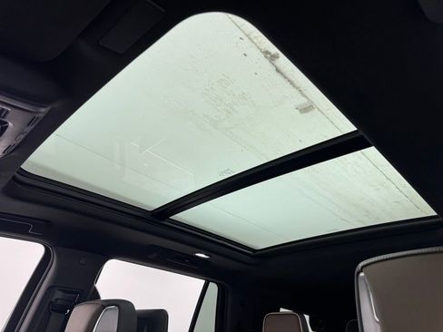 Used 2026 GMC Yukon Denali Ultimate AWD/4WD image 4