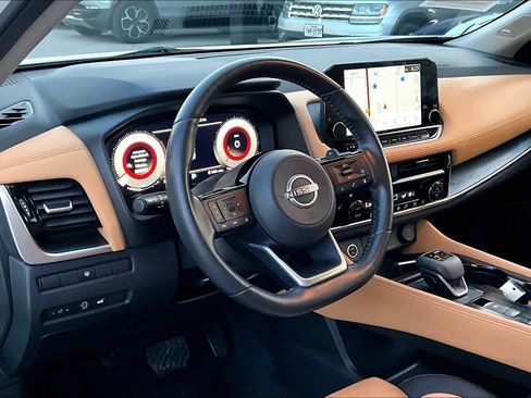 Certified 2023 Nissan Rogue Platinum image 17