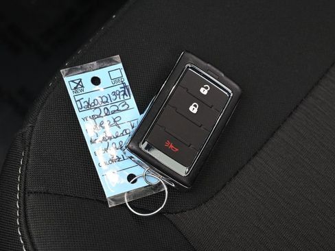 Used 2024 Jeep Grand Cherokee L Laredo image 11