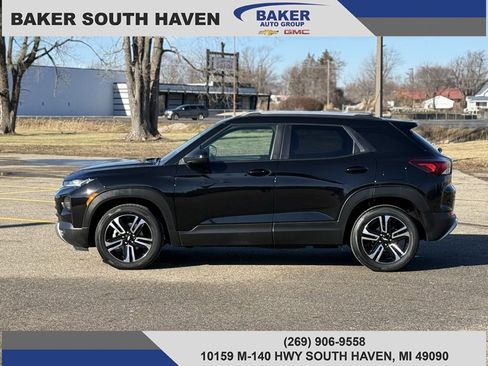 Used 2023 Chevrolet TrailBlazer LT image 3