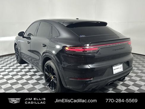 Used 2022 Porsche Cayenne Turbo S image 6