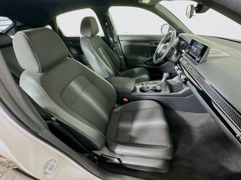 Used 2025 Honda Civic Sport image 28