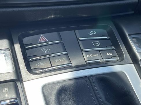 Used 2020 Porsche Macan AWD/4WD image 28