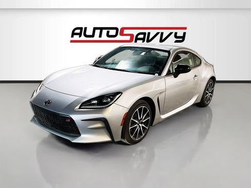 Used 2025 Toyota GR86 w/ ALL Weather Mat Package (TMS) RWD image 3