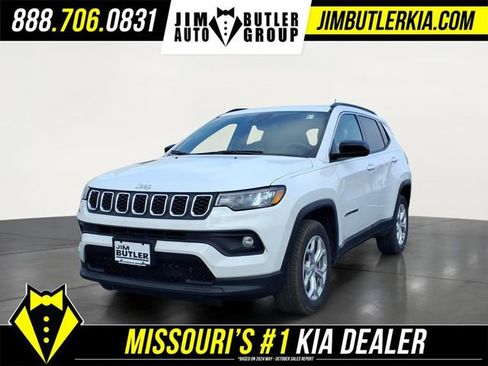 Used 2025 Jeep Compass Latitude image 1