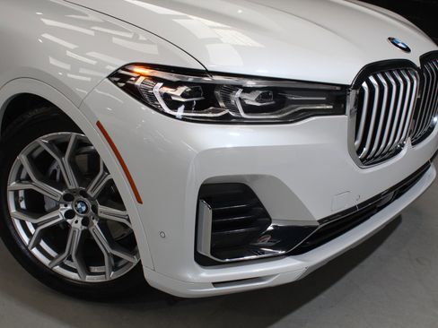 Used 2022 BMW X7 xDrive40i w/ Executive Package AWD/4WD image 9