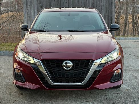 Used 2019 Nissan Altima 2.5 SR w/ SR Premium Package image 3
