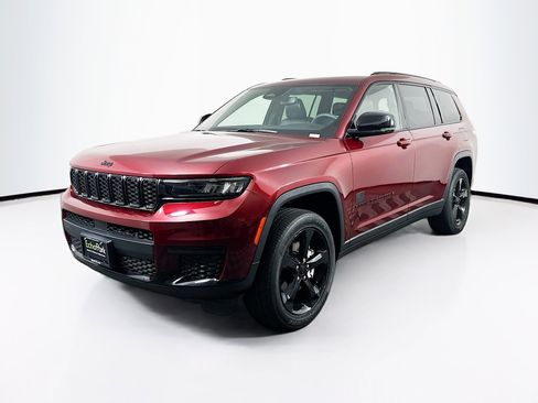 Used 2023 Jeep Grand Cherokee L Laredo AWD/4WD image 3