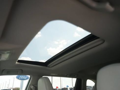Used 2017 Toyota Highlander XLE FWD image 11