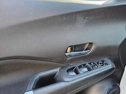 Used 2021 Nissan Kicks SV image 10