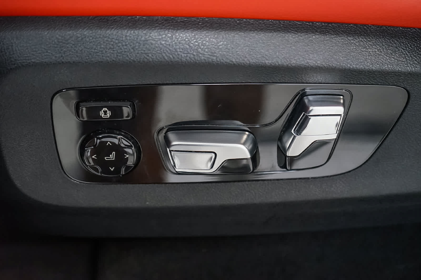 Used 2025 BMW X6 M Competition w/ Executive Package AWD/4WD image 26