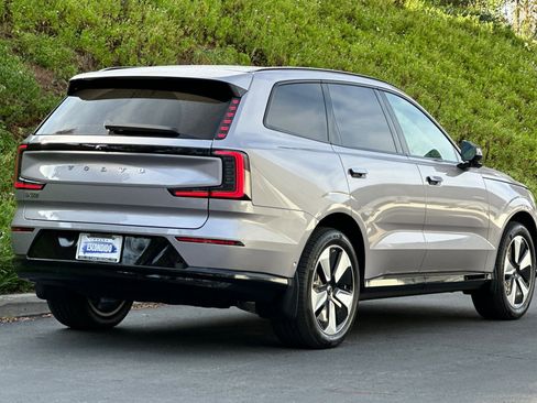 New 2026 Volvo EX90 Plus RWD image 5