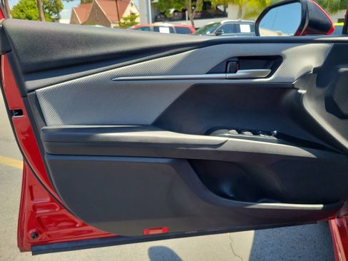 Used 2025 Toyota Camry SE w/ Convenience Package FWD image 22