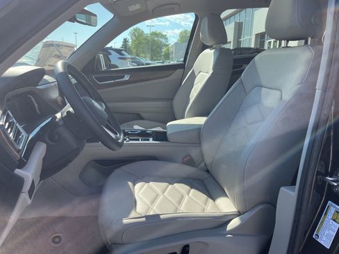 New 2026 Volkswagen Atlas SE FWD image 23
