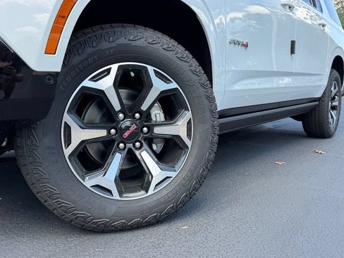 New 2026 GMC Yukon XL AT4 w/ AT4 Premium Package AWD/4WD image 2