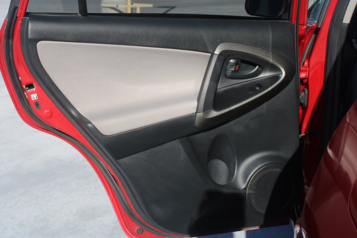 Used 2012 Toyota RAV4 FWD w/ Value Pkg image 11