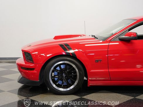 Used 2006 Ford Mustang GT RWD image 24