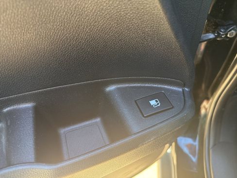 Used 2019 Honda Ridgeline Sport image 10