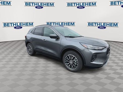 New 2026 Ford Escape SE w/ PHEV Premium Package image 2