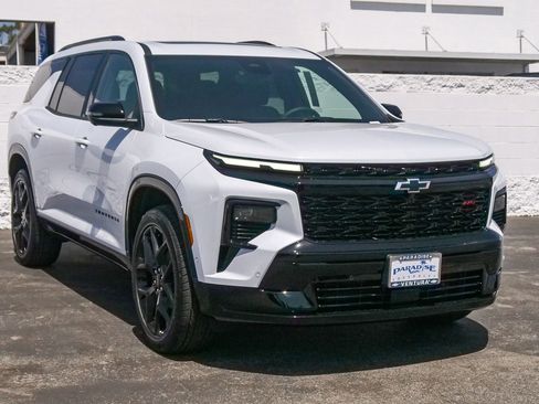 New 2026 Chevrolet Traverse RS FWD image 3