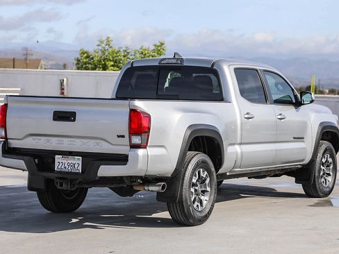 Certified 2018 Toyota Tacoma TRD Off-Road w/ Technology Package AWD/4WD image 5