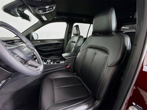 Used 2025 Jeep Grand Cherokee Limited w/ Trailer Tow Package image 5