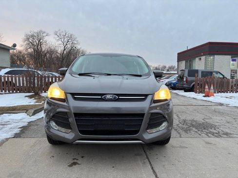 Used 2014 Ford Escape SE image 2