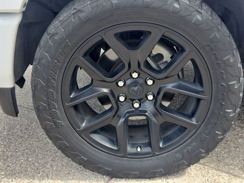 Used 2021 RAM 1500 Laramie w/ Sport Appearance Package AWD/4WD image 14