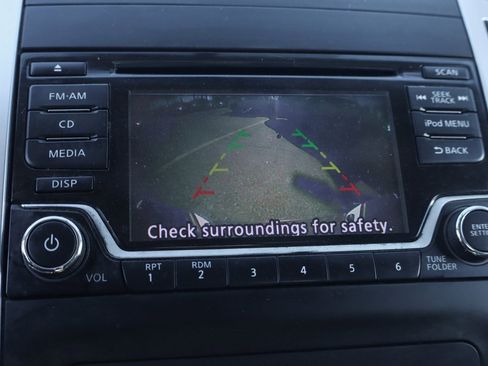 Used 2018 Nissan Frontier S image 32