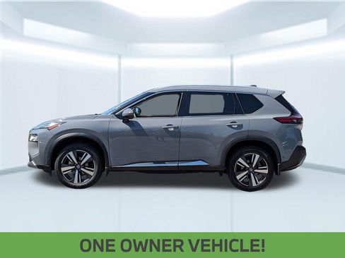 Used 2021 Nissan Rogue Platinum FWD image 2
