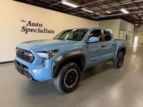 Used 2026 Toyota Tacoma TRD Off-Road w/ TRD Off Road Upgrade Package AWD/4WD image 1