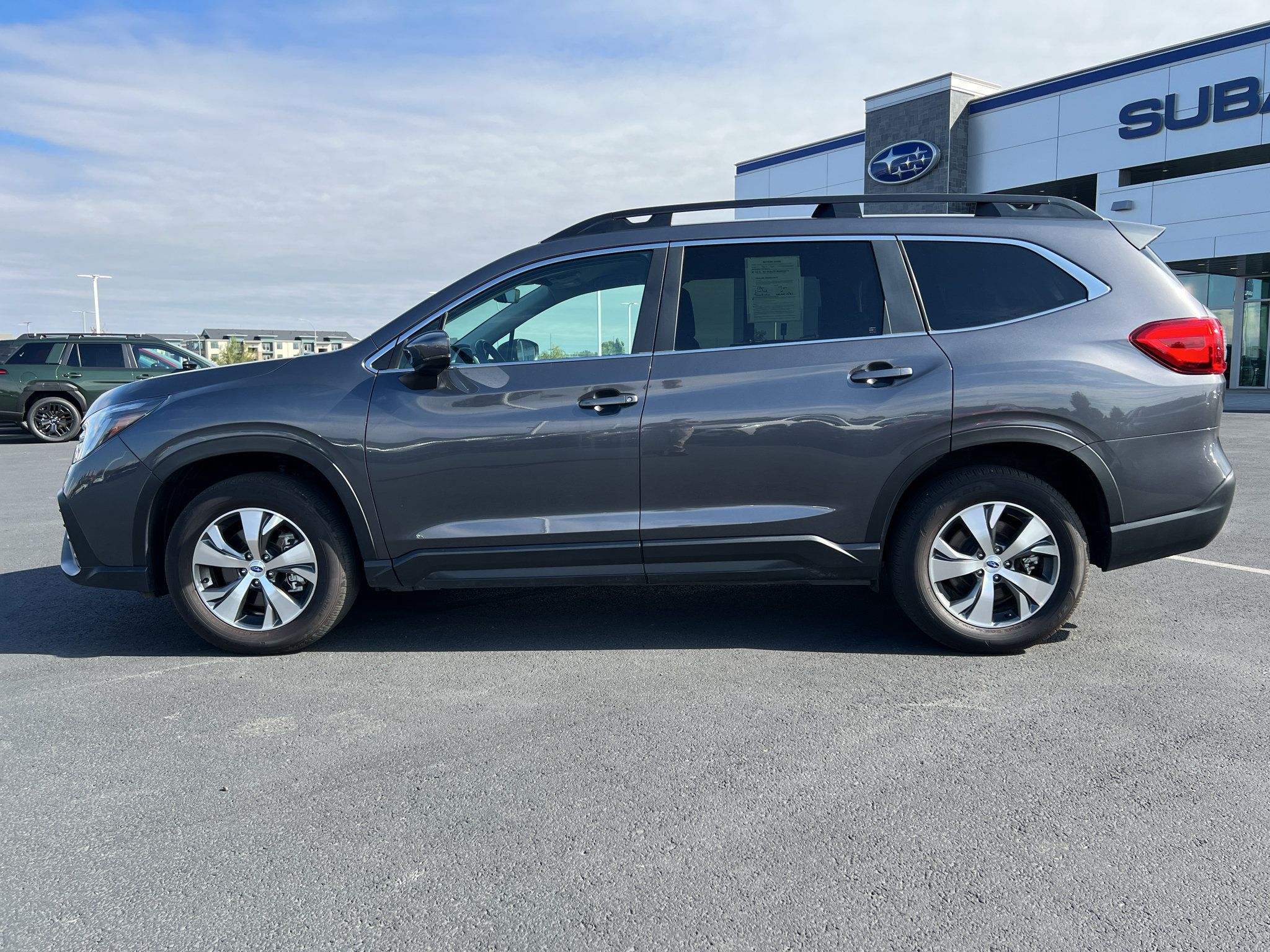 Certified 2025 Subaru Ascent Premium AWD/4WD image 1