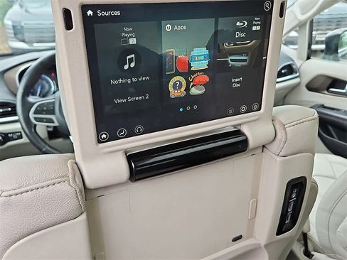 Used 2019 Chrysler Pacifica Touring-L Plus w/ Advanced Safetytec Group image 27