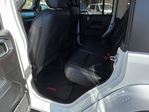 Used 2020 Jeep Wrangler Unlimited Sahara image 23