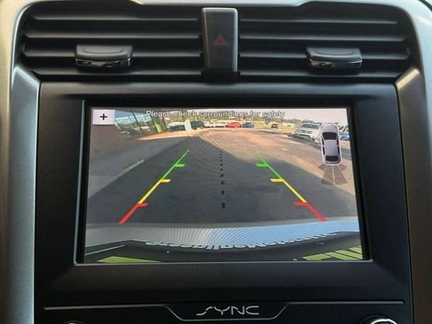 Used 2019 Ford Fusion SE FWD image 22
