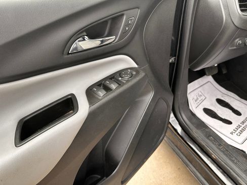 Used 2023 Chevrolet Equinox LS image 13