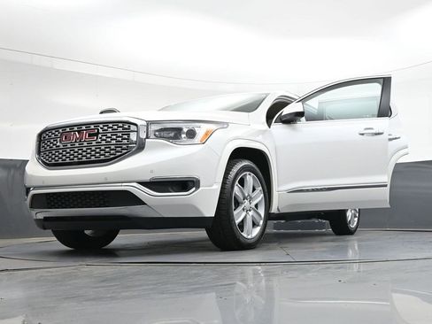 Used 2019 GMC Acadia Denali w/ Technology Package FWD image 40