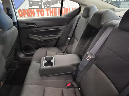 Used 2025 Nissan Altima 2.5 SV FWD image 16