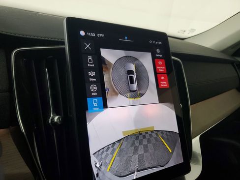 Used 2025 Volvo XC90 B6 Plus image 31