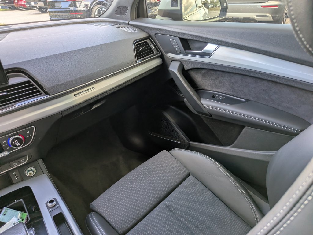 Used 2024 Audi Q5 e Premium Plus w/ Premium Plus Package AWD/4WD image 22