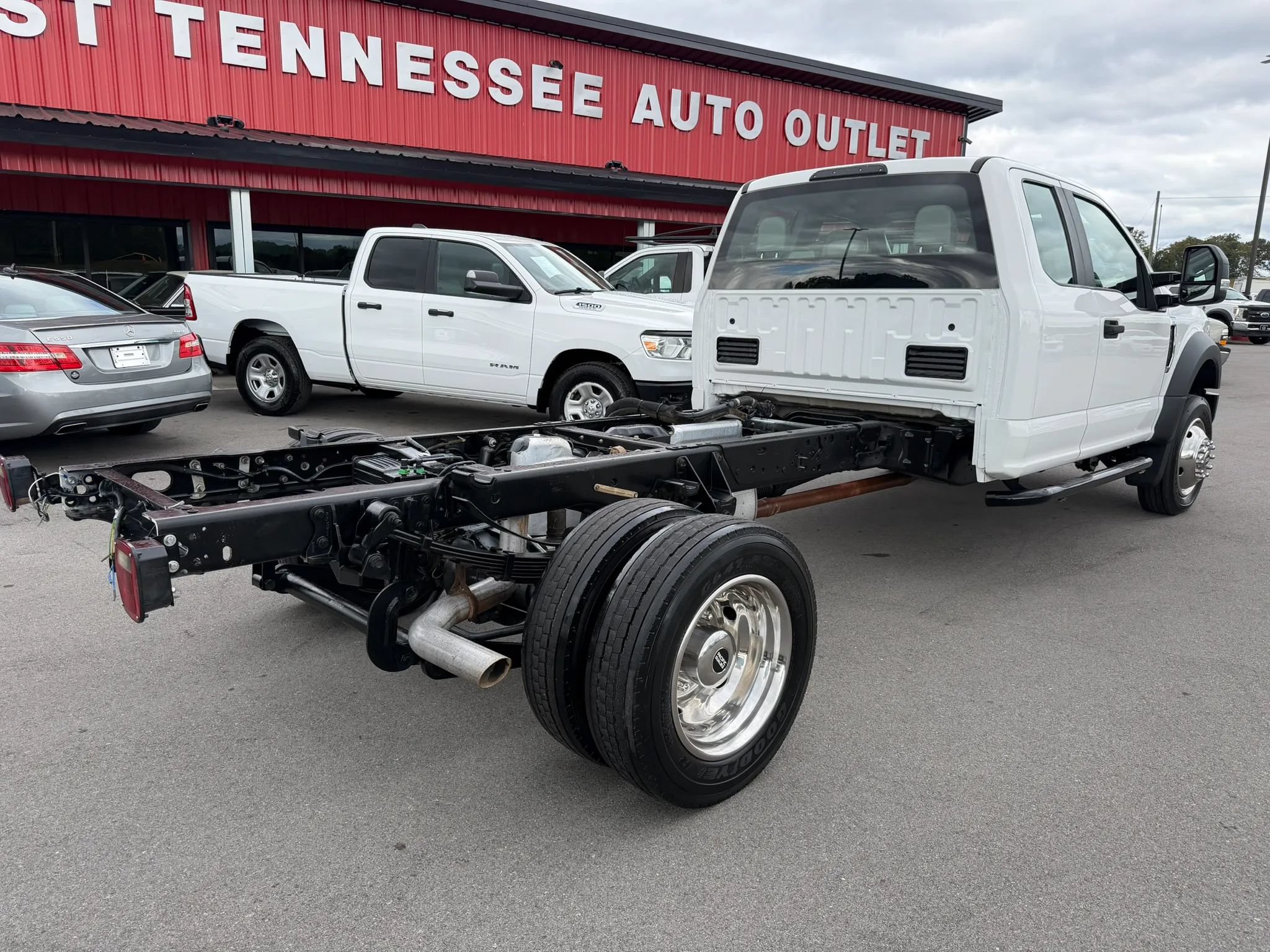 Used 2019 Ford F450 XL w/ XL Value Package RWD image 4