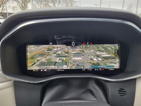 Used 2024 Jaguar F-PACE R-Dynamic S image 34