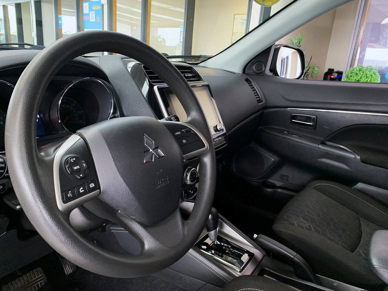 Used 2020 Mitsubishi Outlander Sport ES FWD image 9