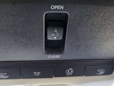 Used 2020 Nissan Altima 2.5 SV FWD image 35