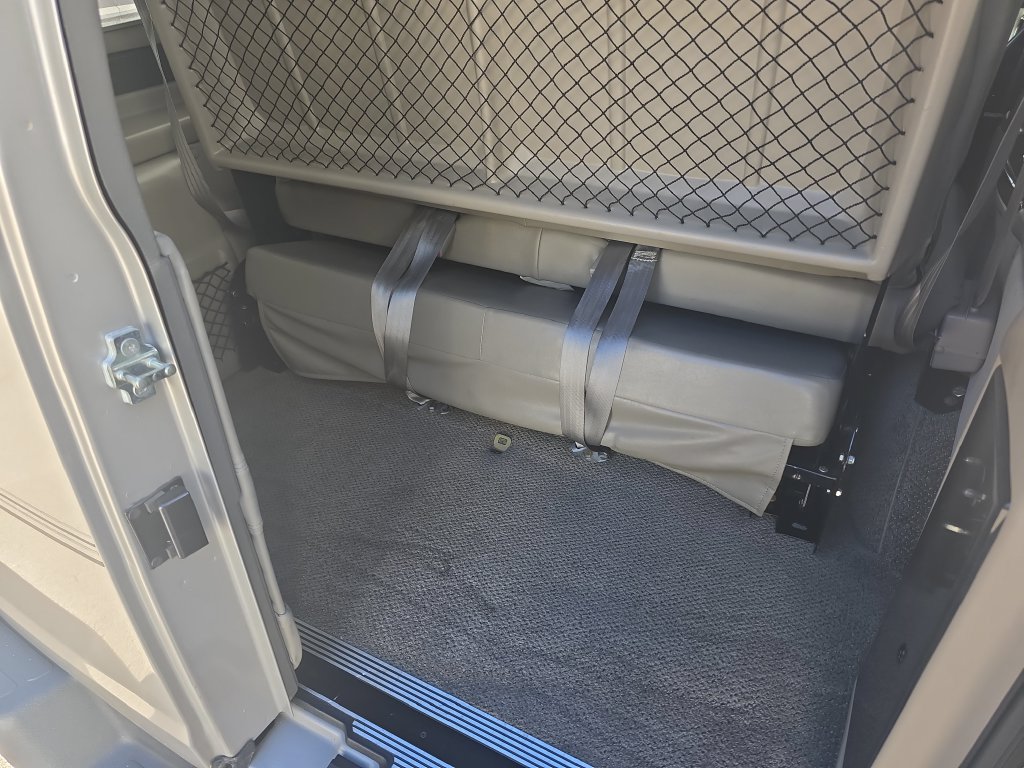 Used 2009 Chevrolet Express 1500 AWD w/ Preferred Equipment Group image 9