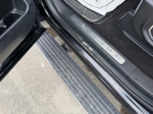 Used 2019 Ford Expedition Platinum image 22