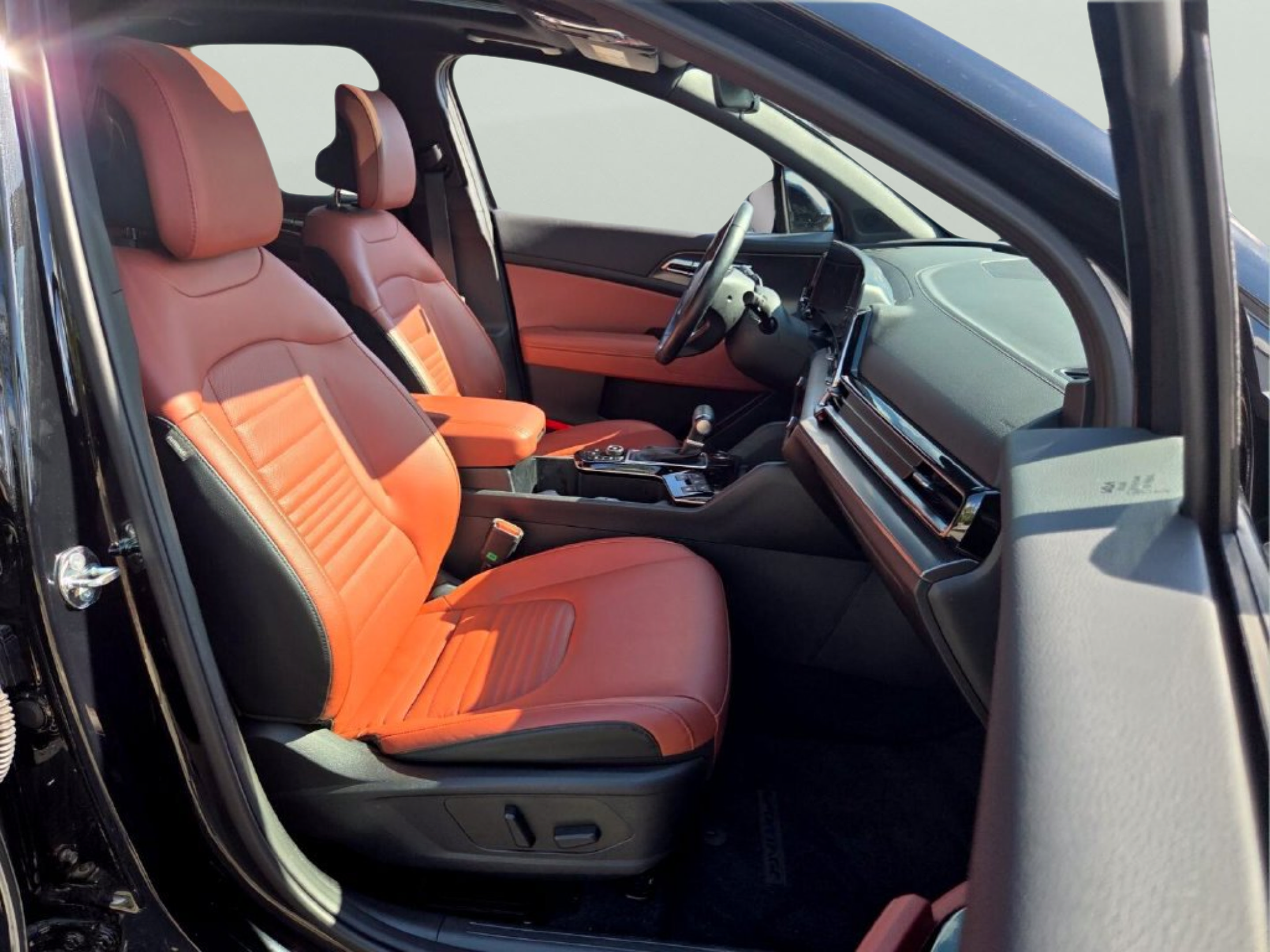 Certified 2025 Kia Sportage SX FWD image 17