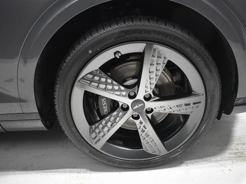 Used 2023 Genesis GV70 2.5T Sport Prestige w/ Sport Prestige Package image 10