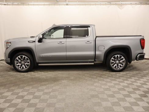 Used 2024 GMC Sierra 1500 Denali w/ Denali Reserve Package AWD/4WD image 2